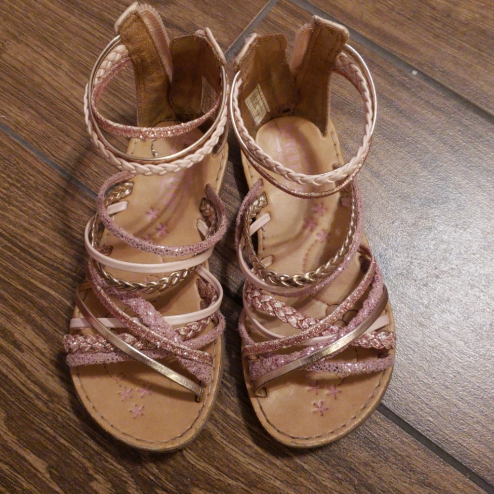 Sandles